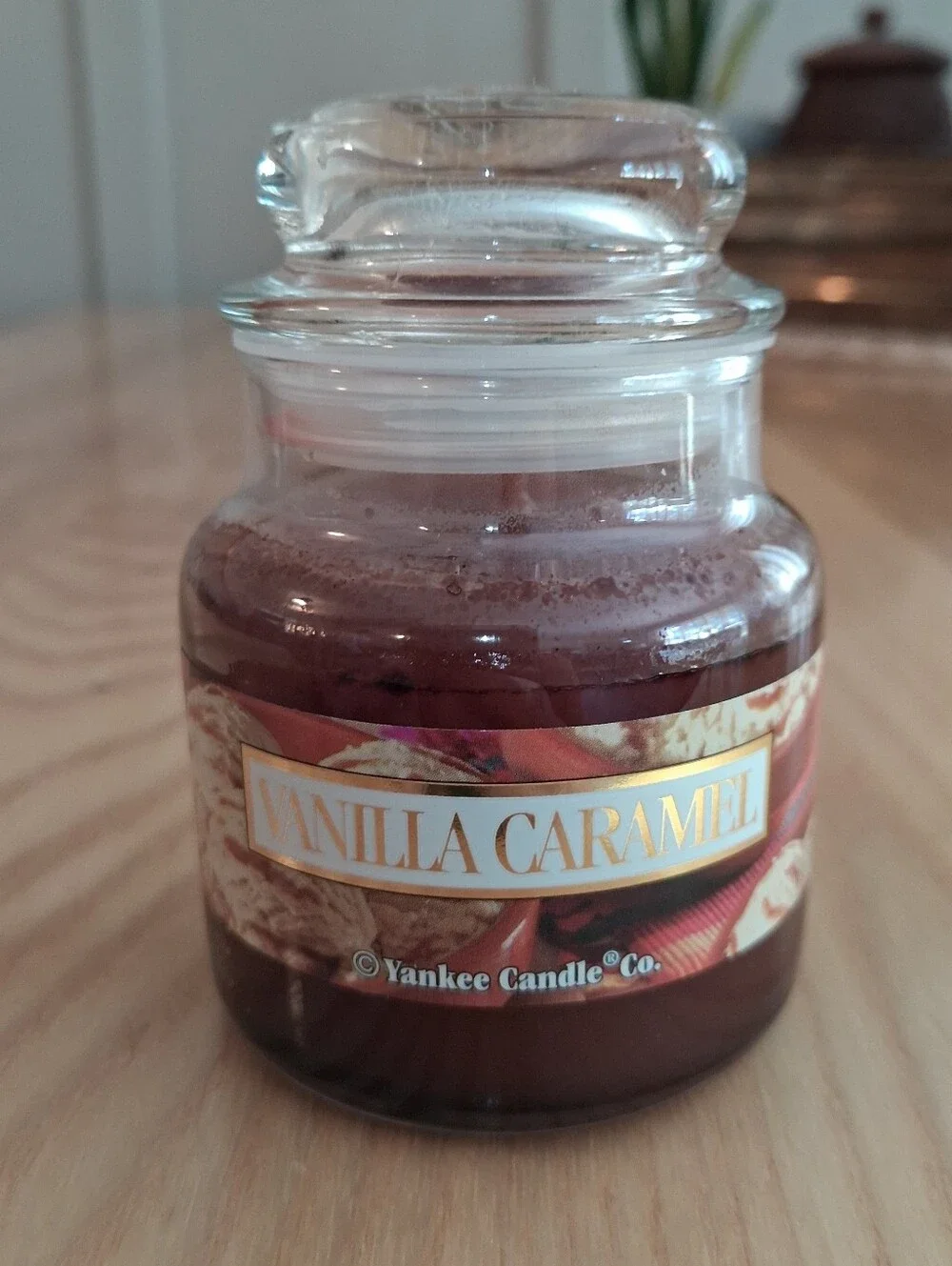 Yankee Candle Co. Vanilla Caramel Retired Scent 3.7oz New Warm/Fall Scent